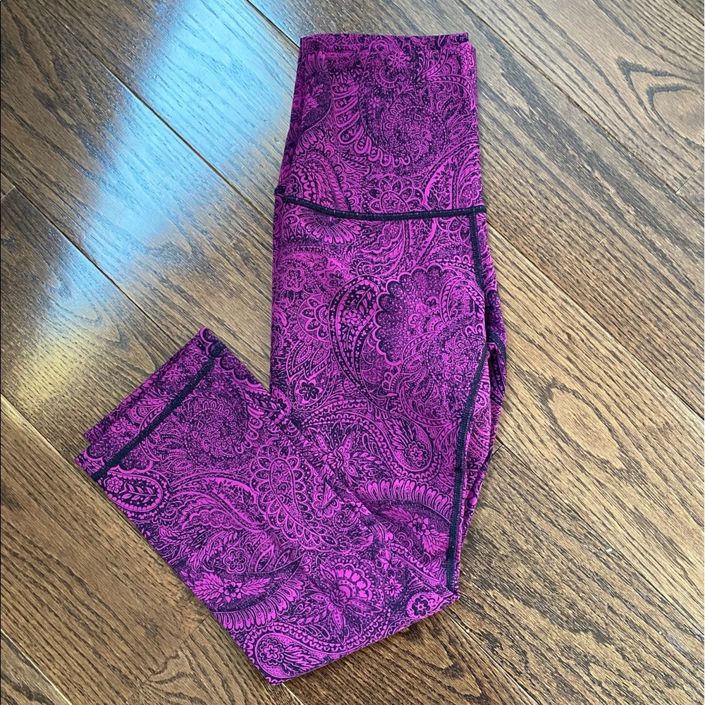 Lululemon Paisley Wunder Under 21in Size 6